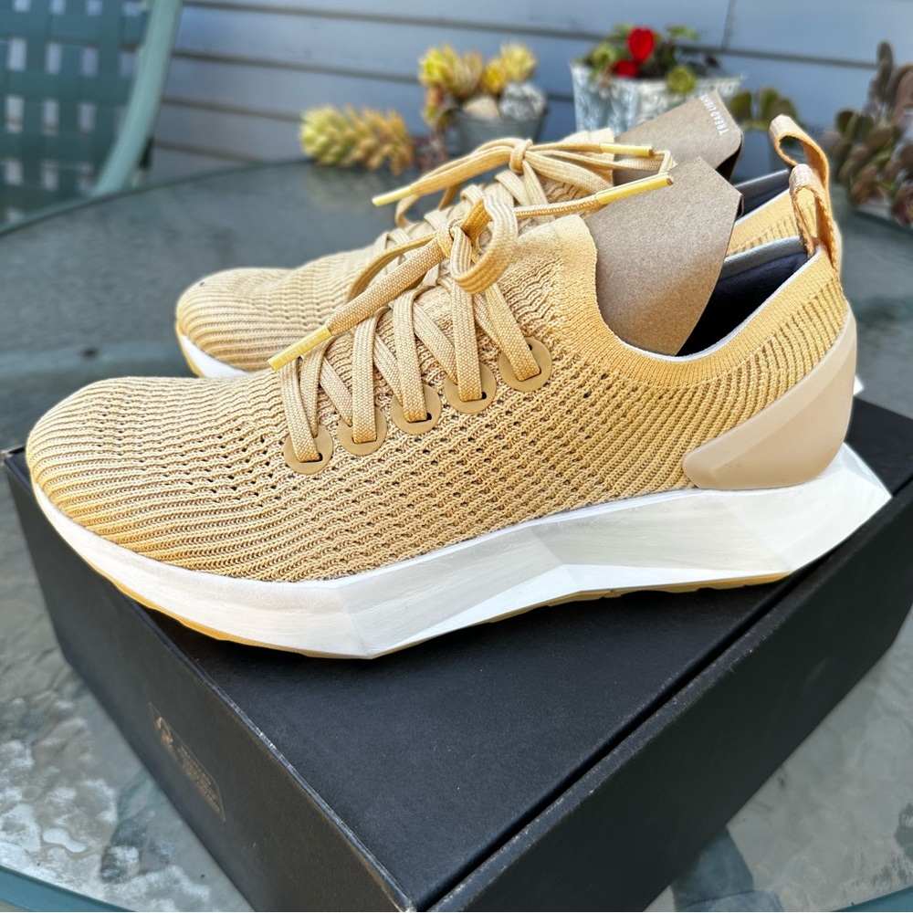 Allbirds Women’s Free Flyers - Lux Beige (Blizzard Sole)